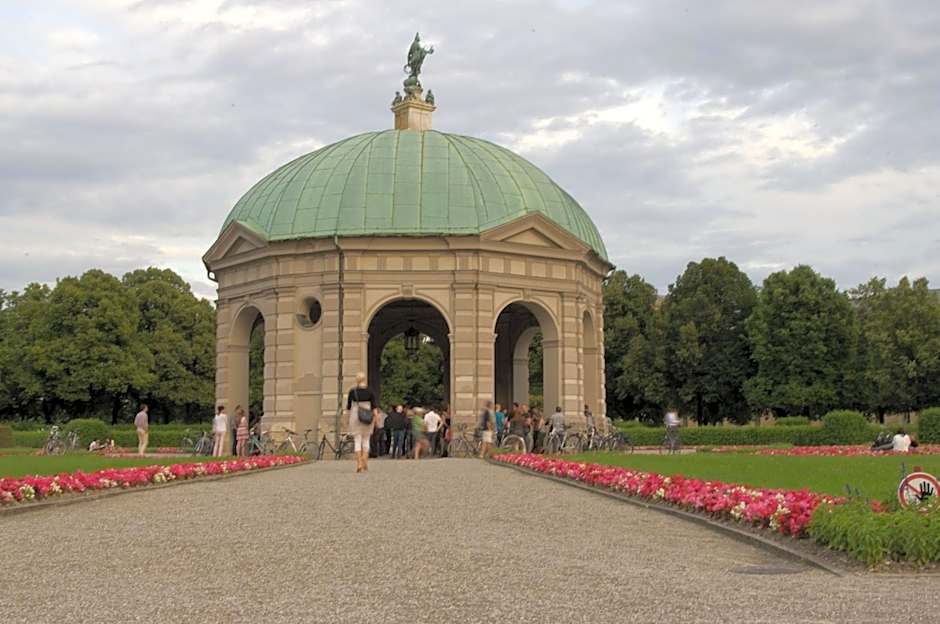 Super 8 Munich City West