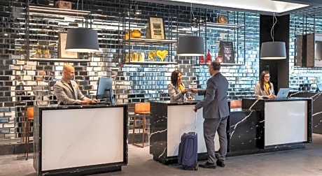 Ola Santiago Providencia, Tapestry Collection by Hilton