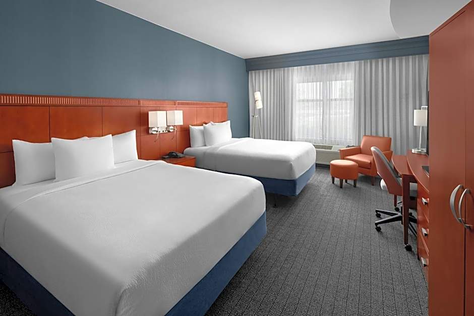 Courtyard by Marriott Santa Clarita Valencia