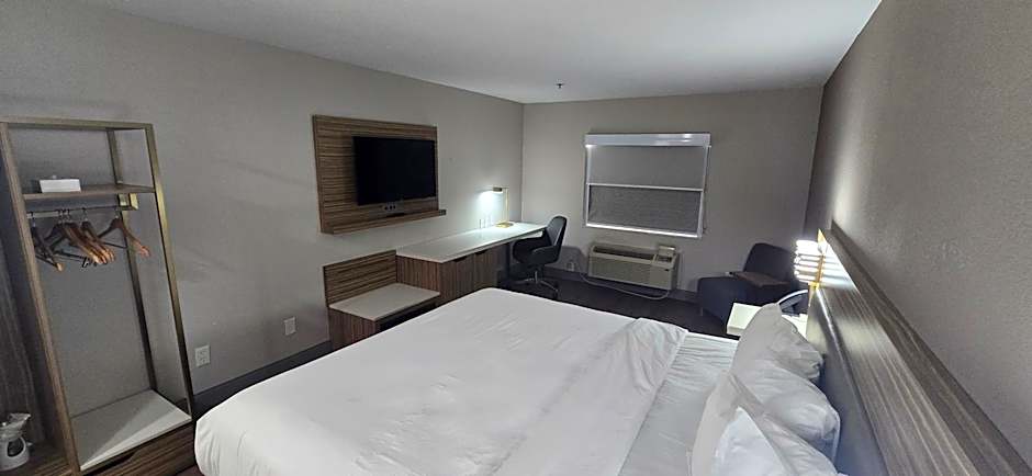 Photo 1 of 10 of 1 King Bed
