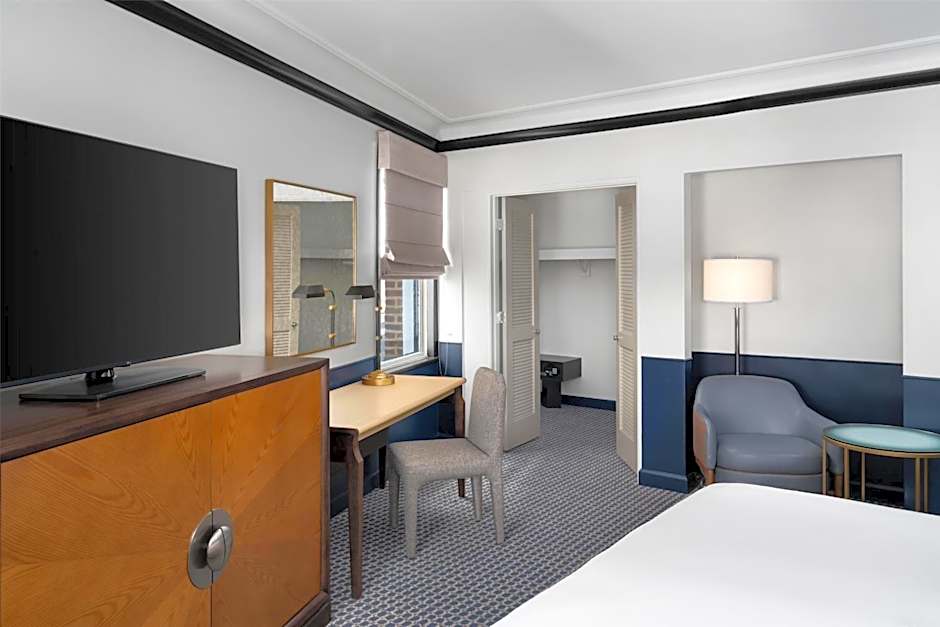 Hilton Orrington / Evanston