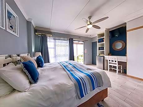 Double Room with Balcony and Sea View