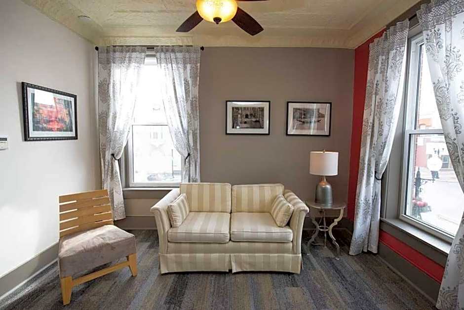 Dodici Night Suites