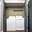 Eagle's Den Suites Kenedy a Travelodge by Wyndham