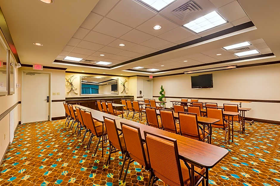 Holiday Inn Express and Suites Alpine By IHG