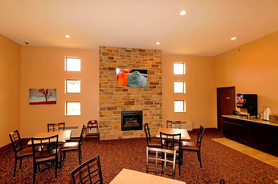 Cobblestone Inn & Suites - Denison | Oak Ridge