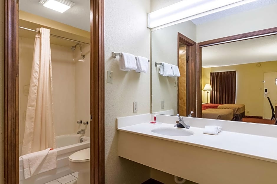 Quality Inn Fayetteville – Fayetteville, AR