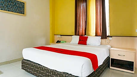 RedDoorz near Pelabuhan Jayapura