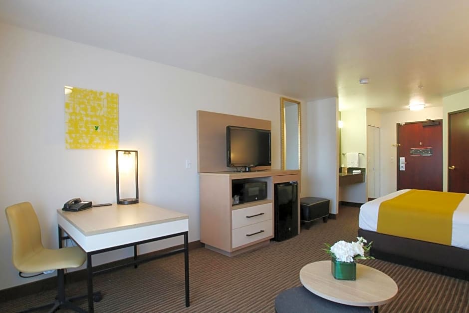 Oxford Suites Spokane Valley
