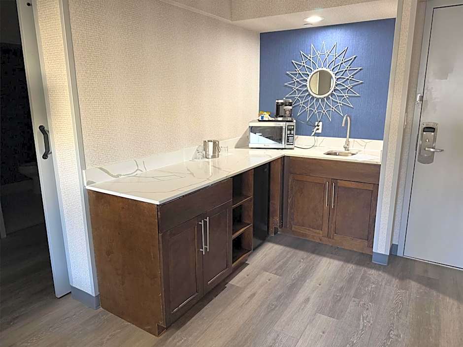 Best Western Plus Miamisburg-Dayton Suites, Banquets & Hotel