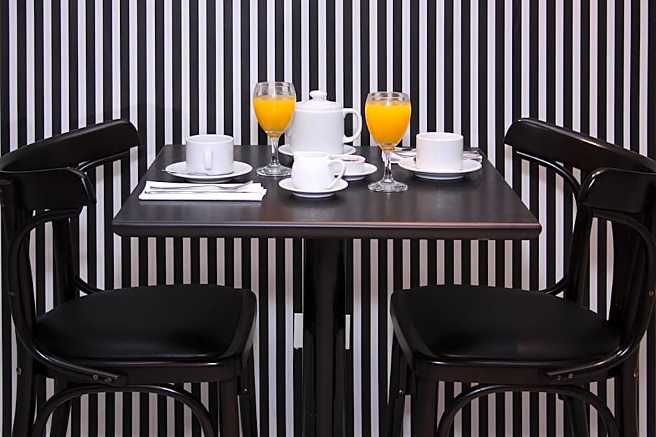 San Isidro Plaza Hotel