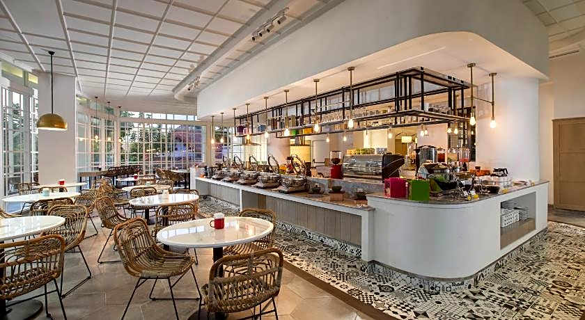 Kampi Hotel Tunjungan - Surabaya