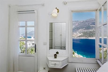 Double Room with Balcony and Sea View