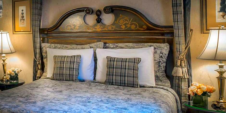 Red Coach Inn