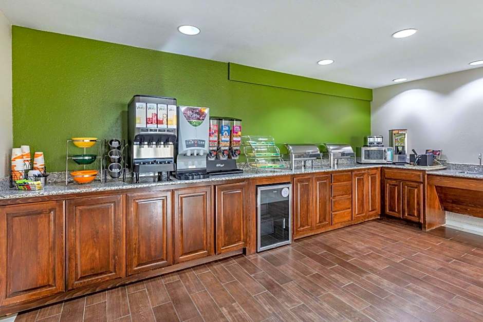 Quality Inn & Suites Longview I-20