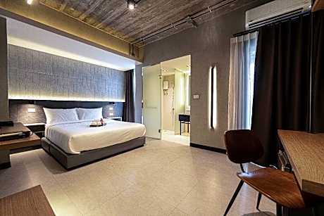Large Room with Balcony