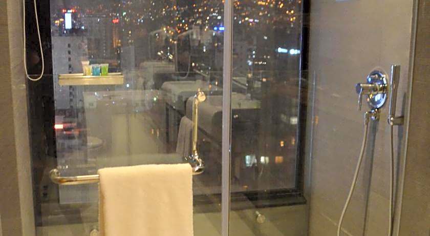 Warwick Stone 55 Hotel