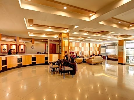 Grand Astoria Hotel