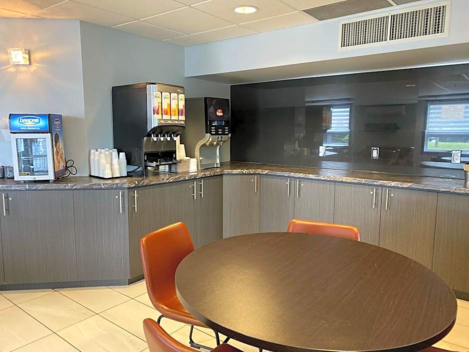 Super 8 by Wyndham Lachenaie/Terrebonne