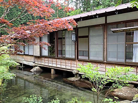 Takimi Onsen Inn that only accepts one group per day