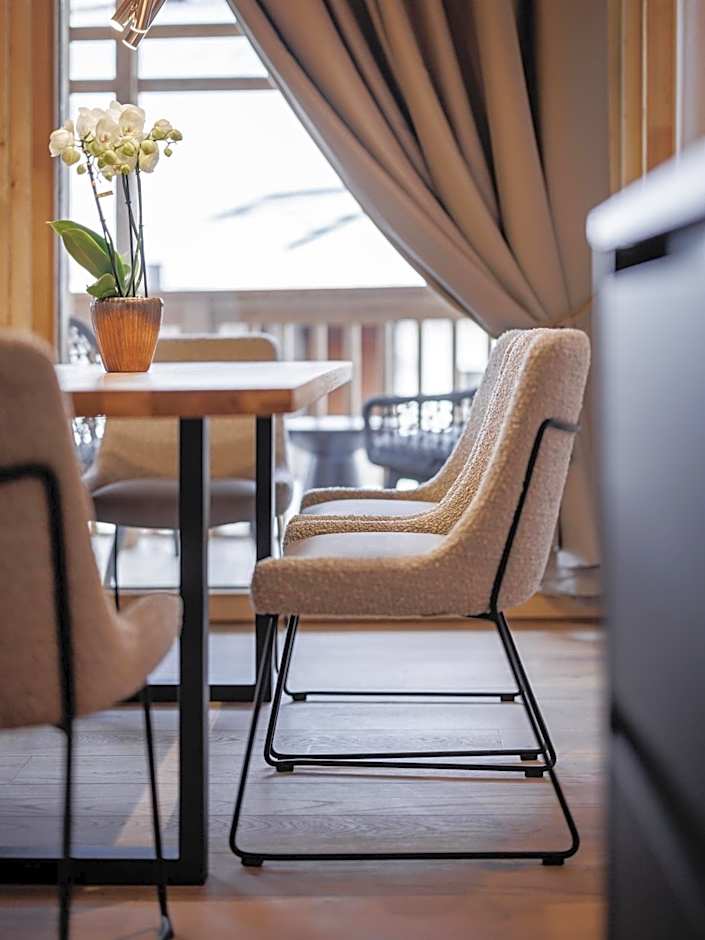 Leni Mountain Lodge