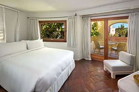 Heritage Room, double bed, Inner View, terrace, original wing