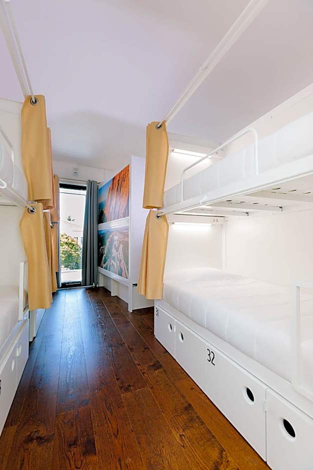 Lisbon South Hostel
