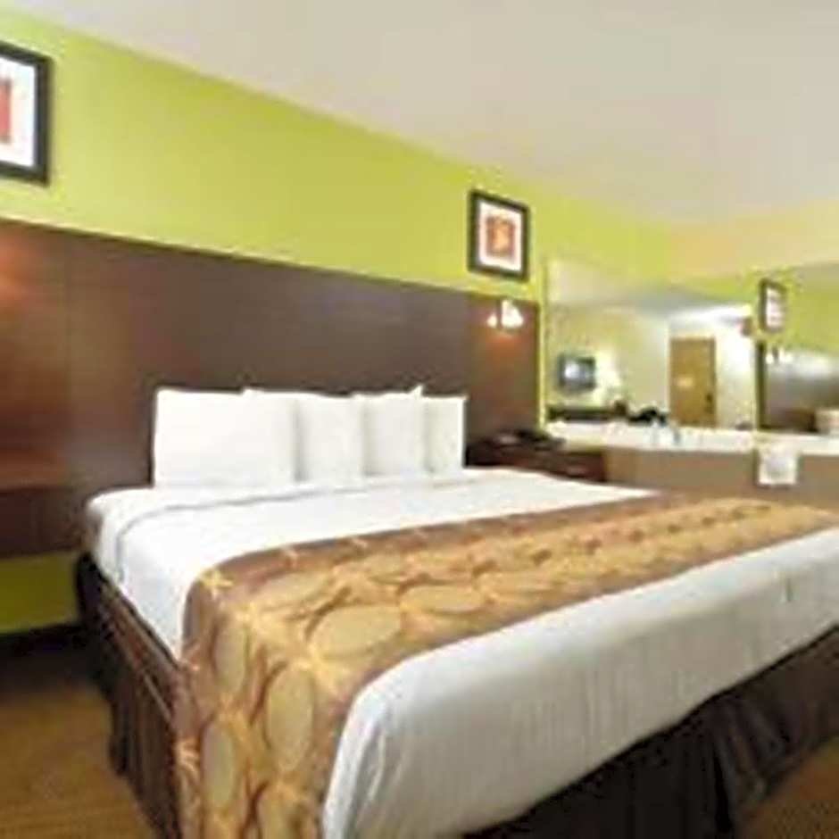 Americas Best Value Inn & Suites Lake Charles at I-210 Exit 11