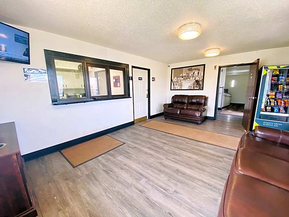 Super 8 by Wyndham Grand Rapids/Wyoming