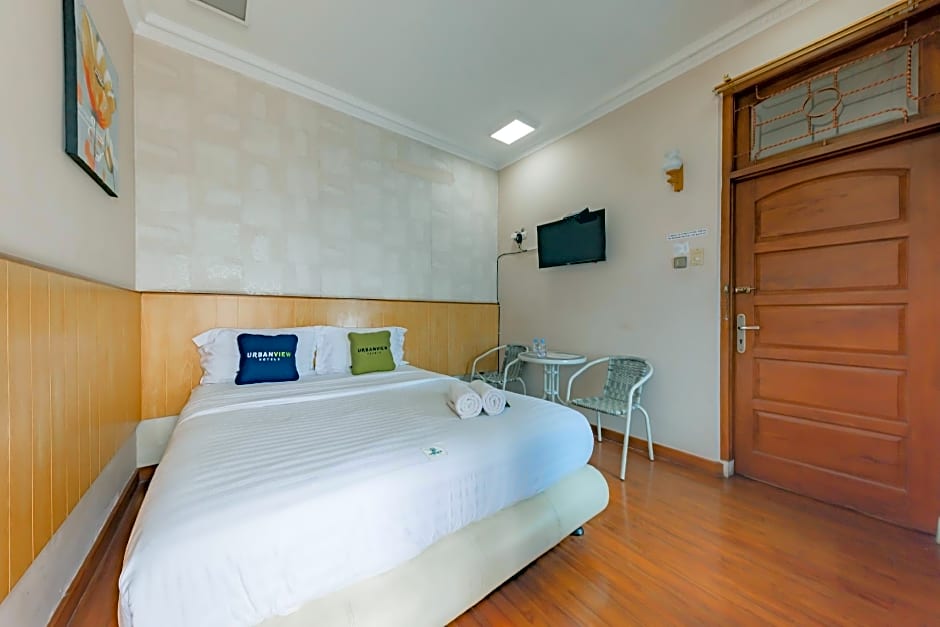 Urbanview Hotel Villa Surya Bandung