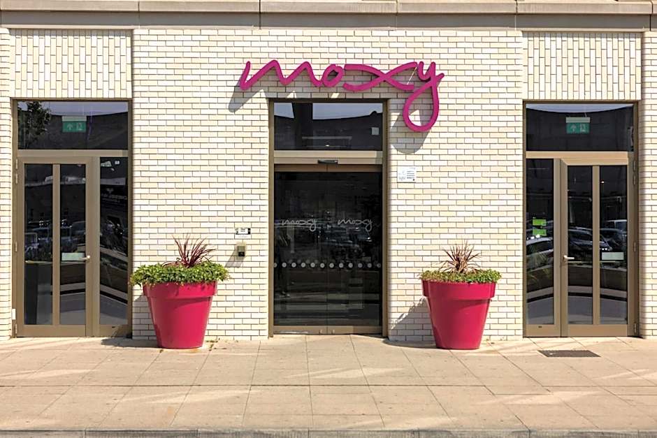 Moxy by Marriott London Excel