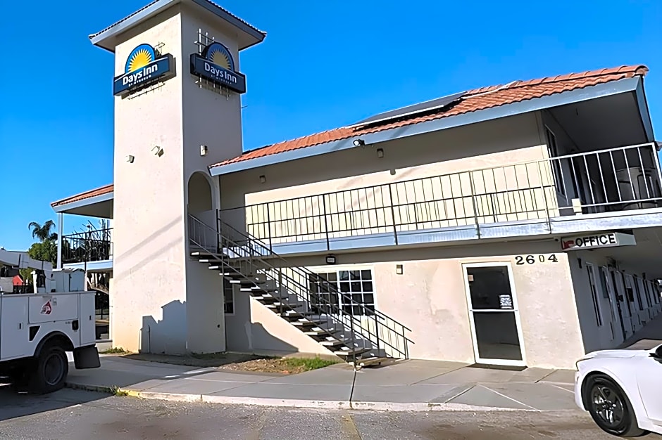 Days Inn by Wyndham Bakersfield