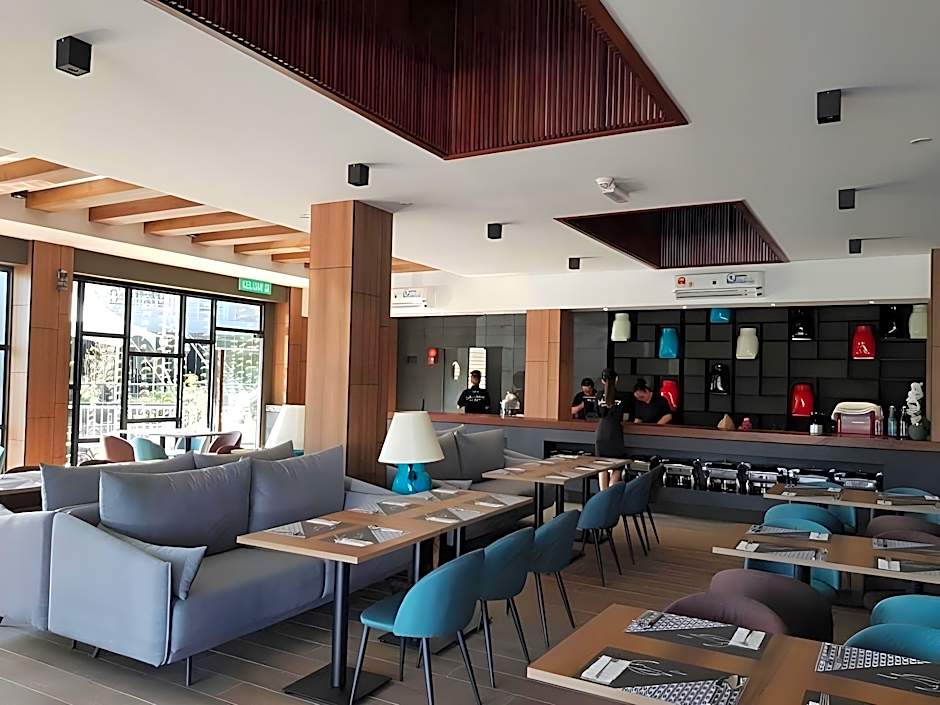 Roxy Hotel Padungan