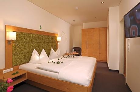 Two-Bedroom Apartment with Balcony or Terrace