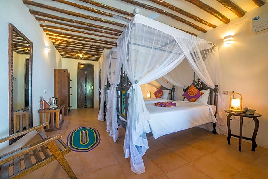 Antonio Beach Tree House Hotel & Spa