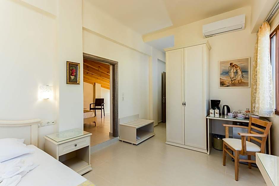 Polyxenia Suites
