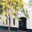 Naughtons Hotel