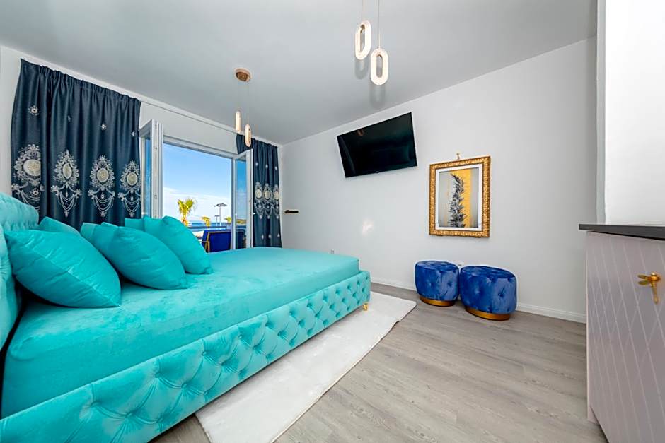 Boutique Residence Sundays