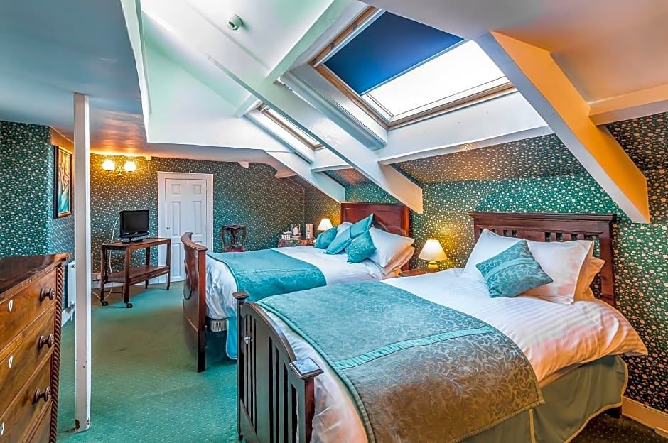 The Lynch Country House