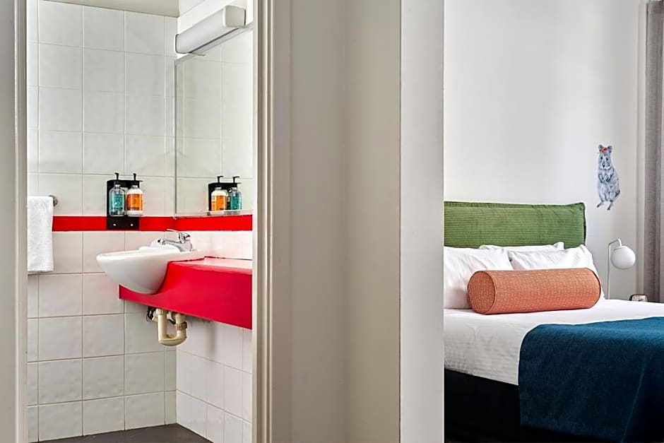 Baileys Parkside Motel by VetroBlu