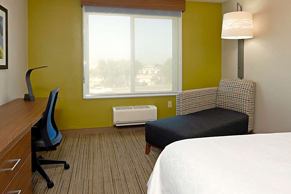 Holiday Inn Express Fresno South By IHG