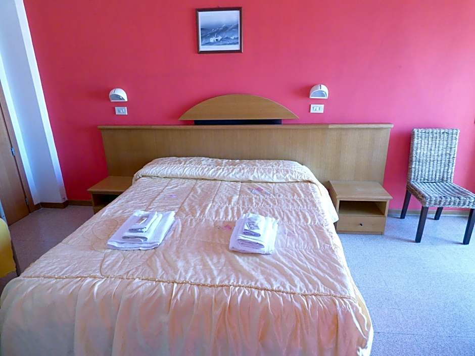 Consul Hotel
