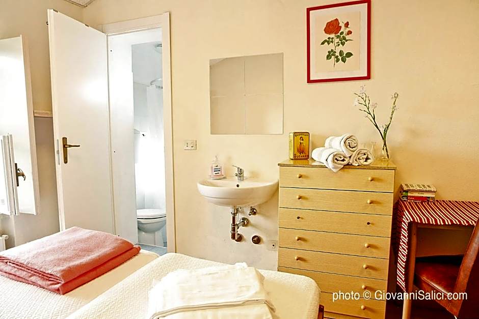 SANTANGELA Hostel & Rooms