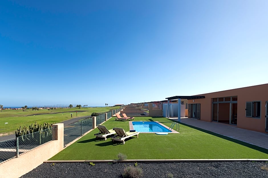 Villas Caleta Beach & Golf