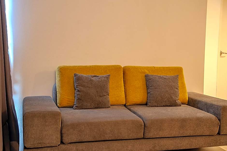 Cube 8teens Boutique Suite by Nest Home