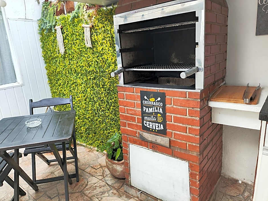 Casa completa a 70 m da praia dos ossos