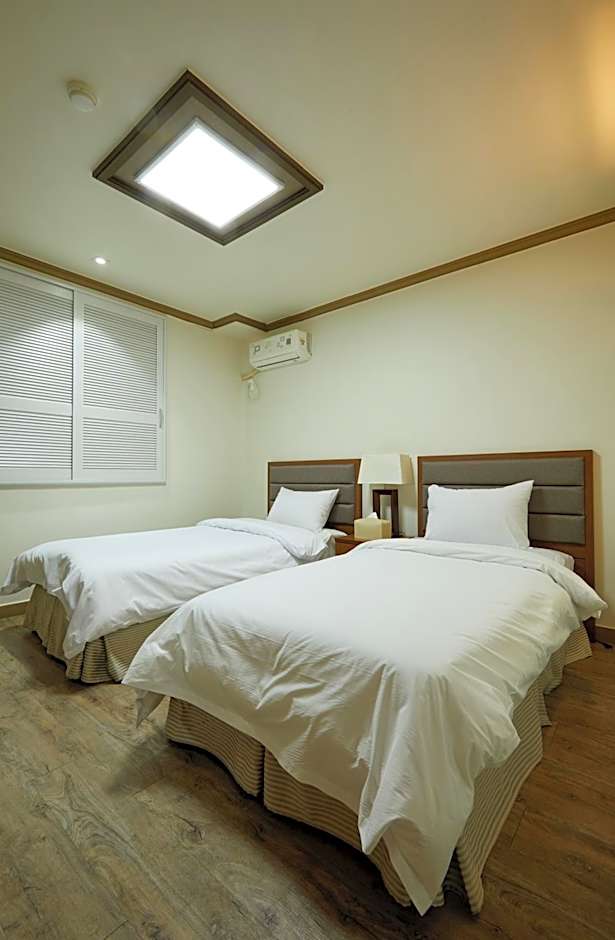 Buan Tree California Hotel