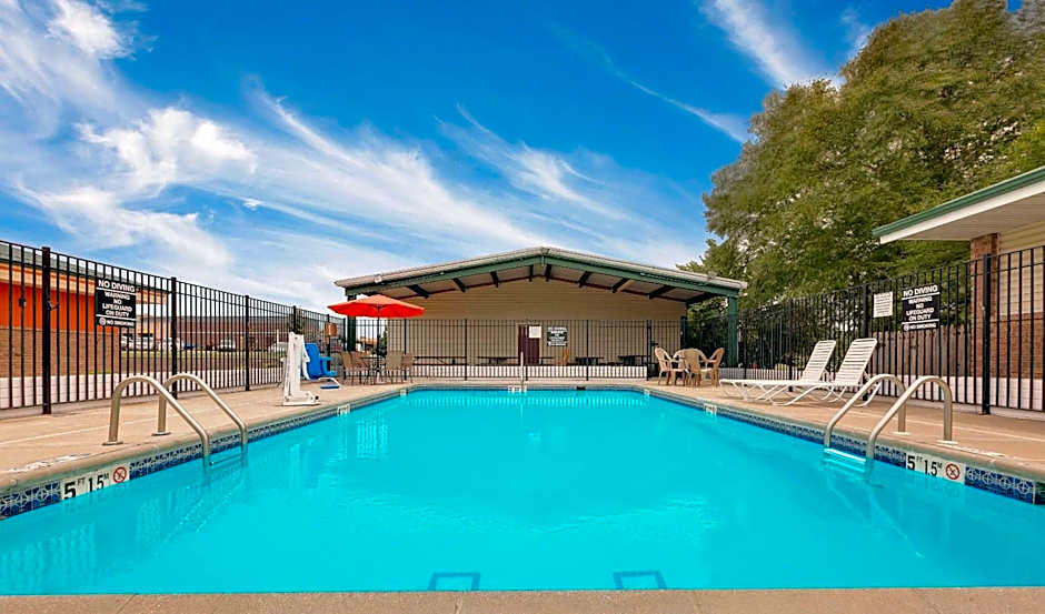 Super 8 by Wyndham Siloam Springs