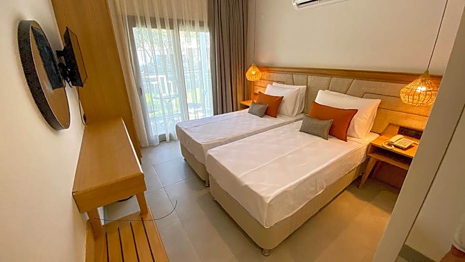 Yalıpark Beach Hotel