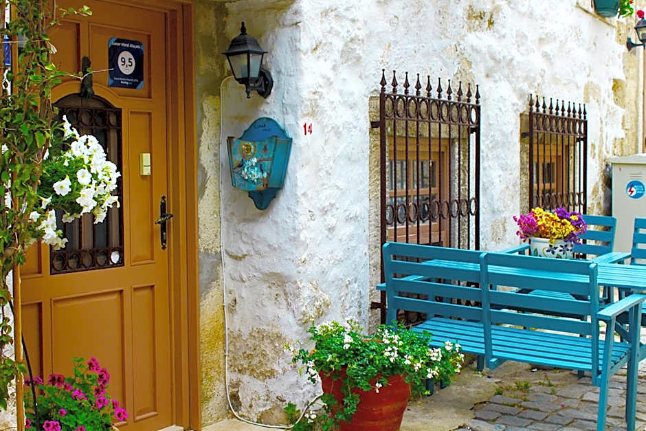 Lilyum Alaçatı - Taş Ev